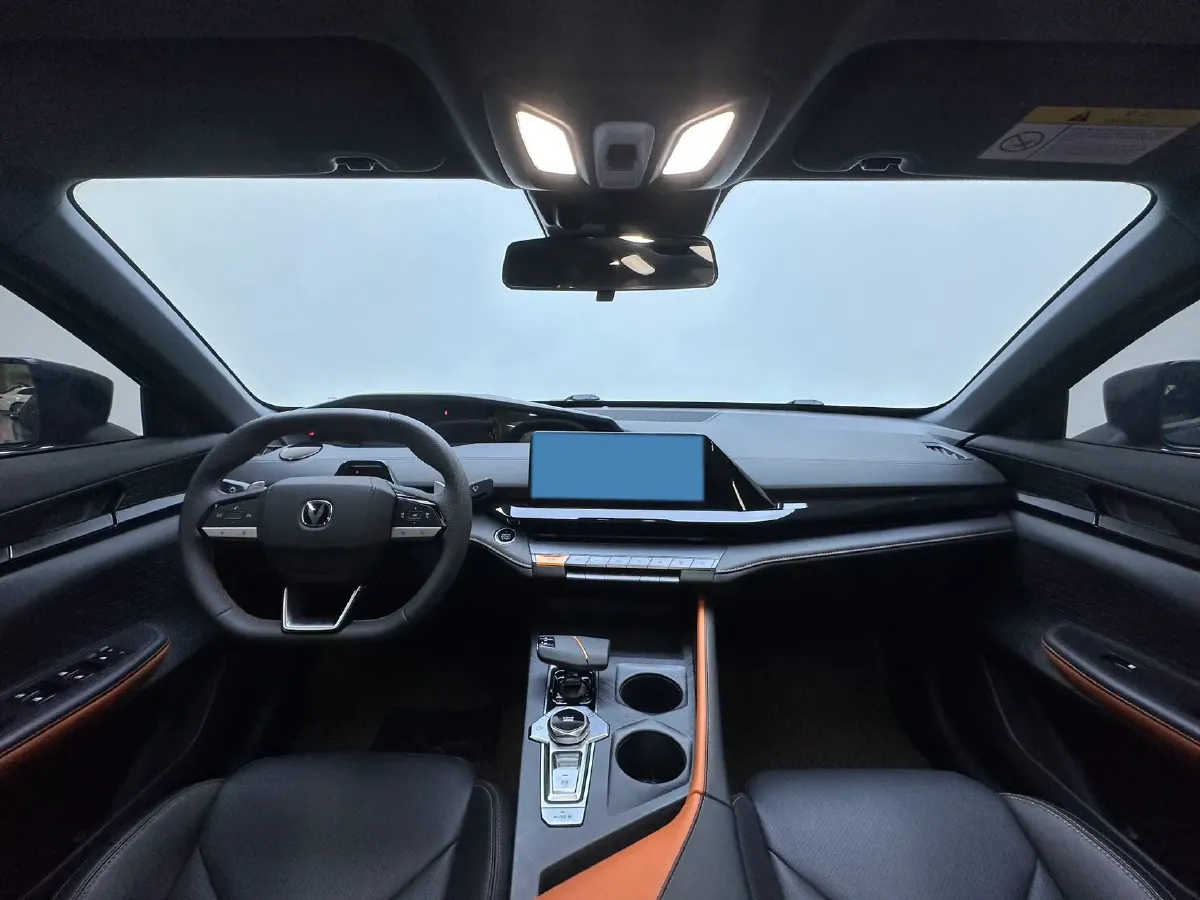 2022 ChangAn UNI-V 1.5T 188HP L4 7DCT,autocango,china used car exporter,china ev exporter,chinese used car exporter,chinese used ev exporter