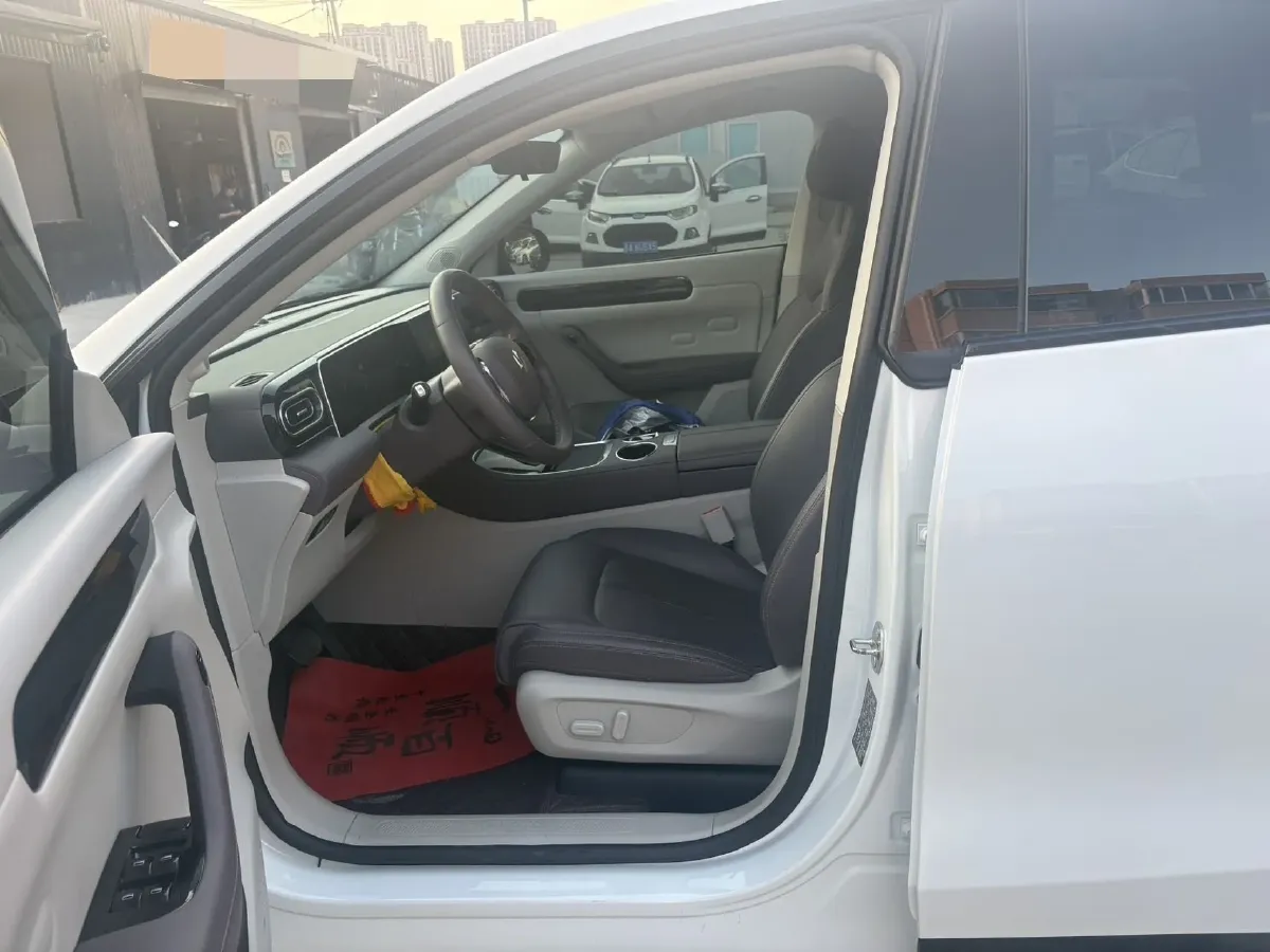 2023 Leapmotor C11 Range Extended 131HP REEV 30.1KWH,autocango,china used car exporter,china ev exporter,chinese used car exporter,chinese used ev exporter