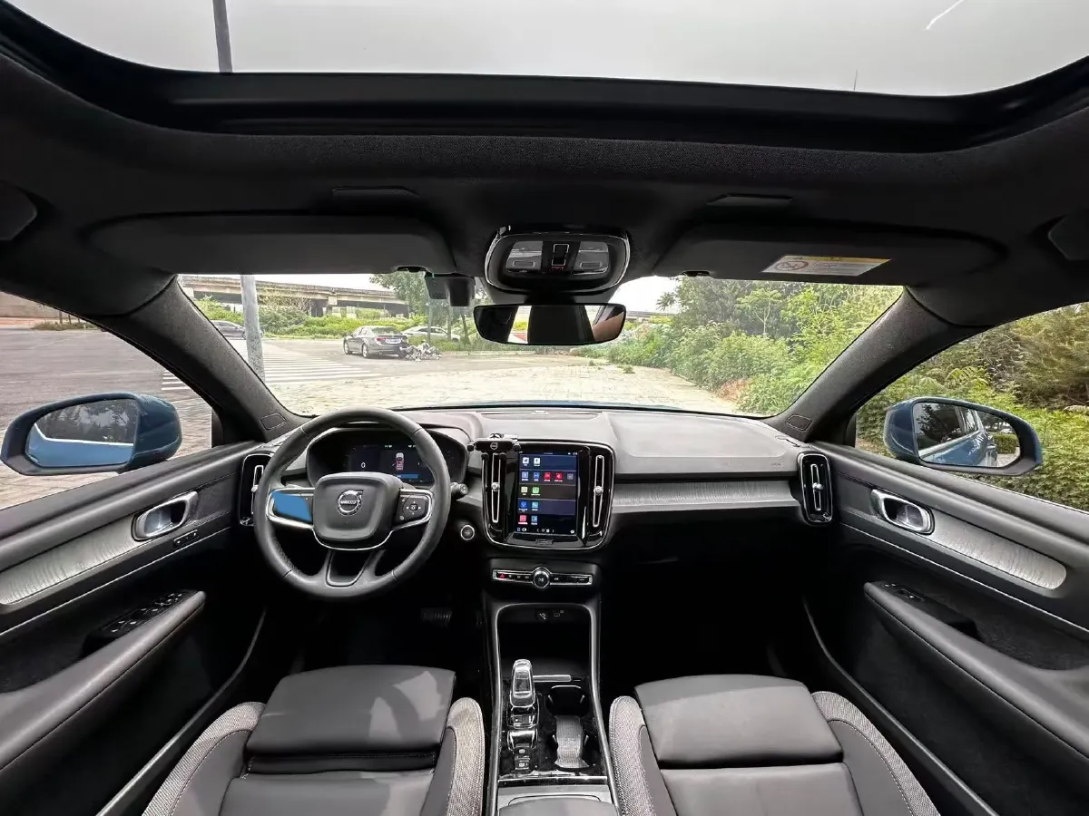 2023 Volvo XC40 2.0T 163HP L4 7DCT,autocango,china used car exporter,china ev exporter,chinese used car exporter,chinese used ev exporter