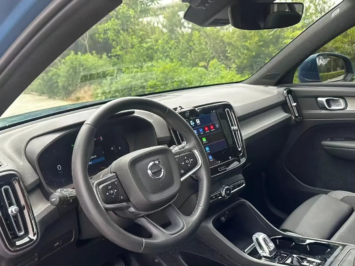 2023 Volvo XC40 2.0T 163HP L4 7DCT,autocango,china used car exporter,china ev exporter,chinese used car exporter,chinese used ev exporter