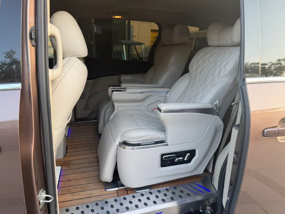 2018 Buick GL8 2.0T 260HP L4 6AT,autocango,china used car exporter,china ev exporter,chinese used car exporter,chinese used ev exporter