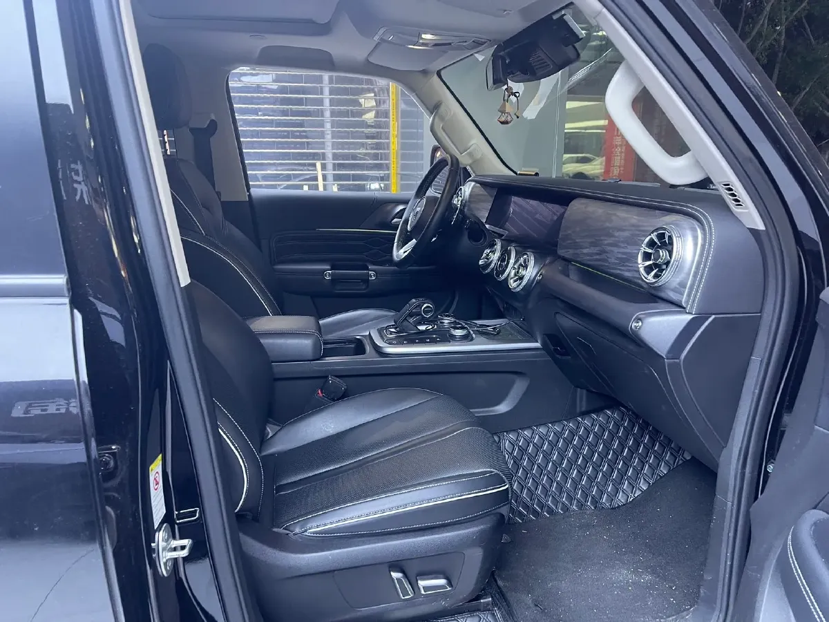 2021 Tank 300 2.0T 227HP L4 8AT,autocango,china used car exporter,china ev exporter,chinese used car exporter,chinese used ev exporter