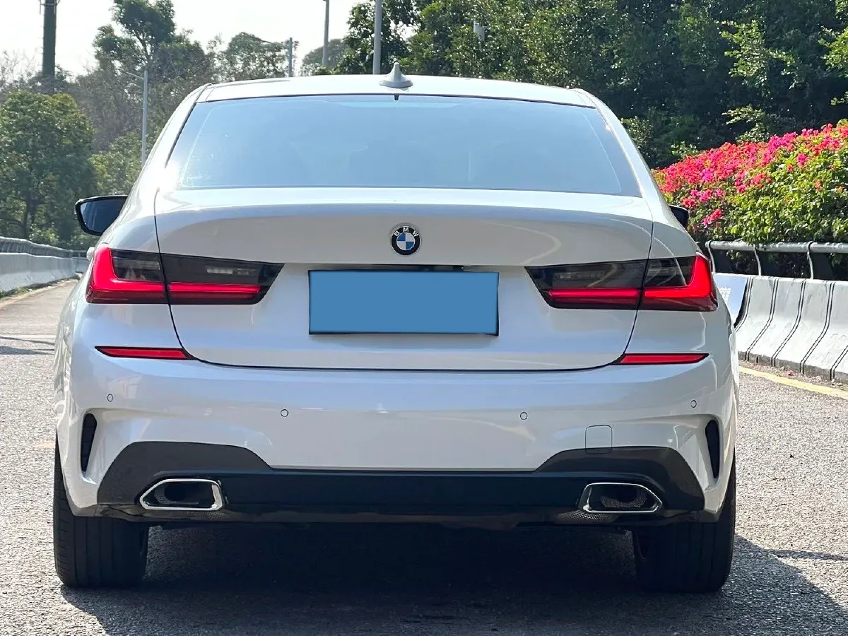 2022 BMW 3 Series 2.0T 184HP L4 8AT,autocango,china used car exporter,china ev exporter,chinese used car exporter,chinese used ev exporter