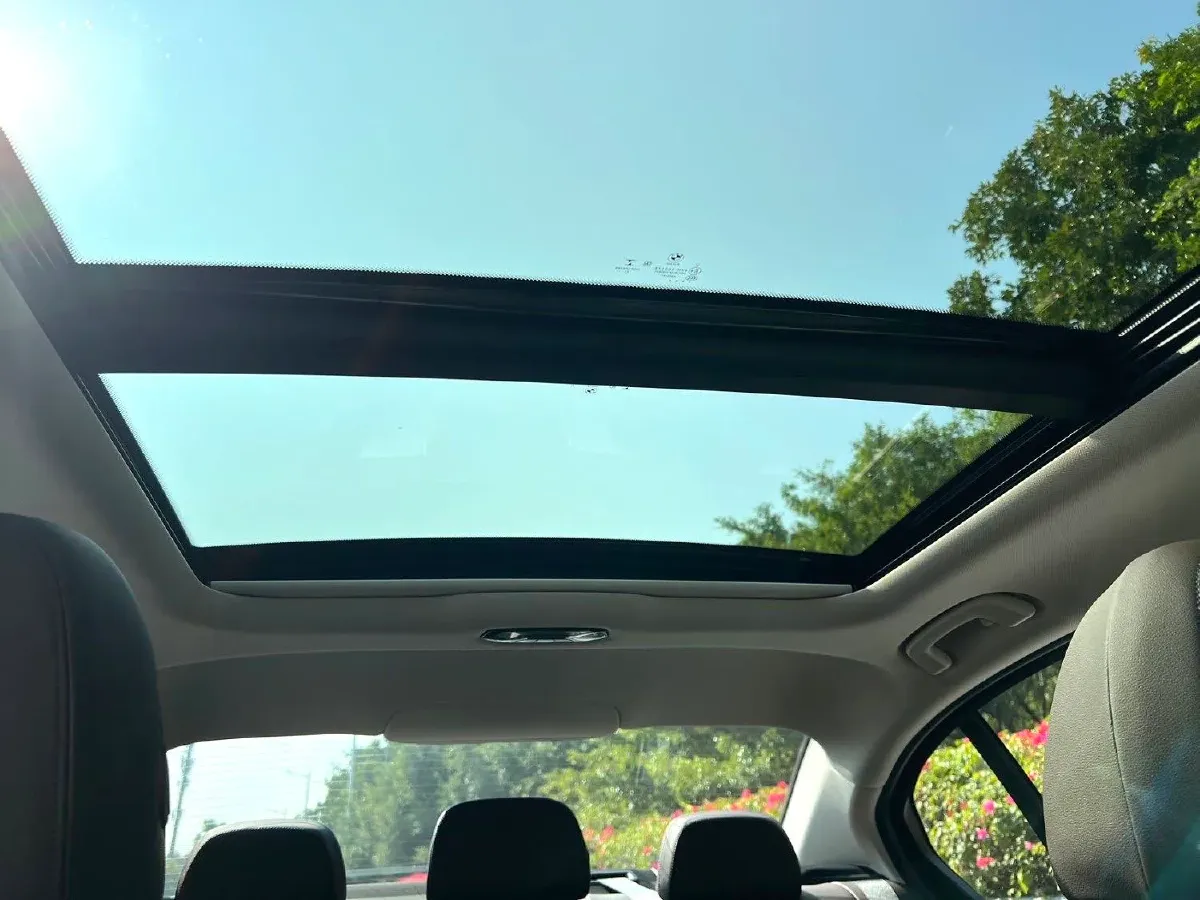 2022 BMW 3 Series 2.0T 184HP L4 8AT,autocango,china used car exporter,china ev exporter,chinese used car exporter,chinese used ev exporter