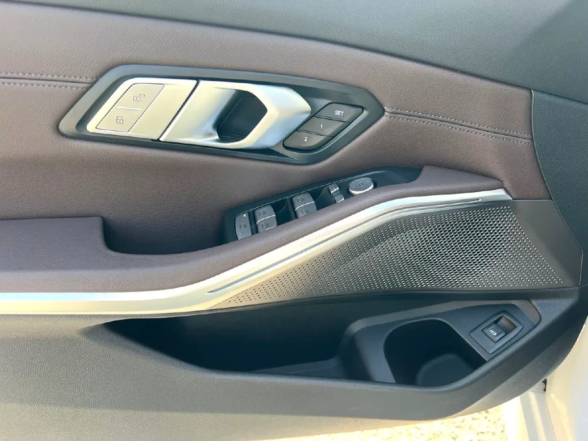 2022 BMW 3 Series 2.0T 184HP L4 8AT,autocango,china used car exporter,china ev exporter,chinese used car exporter,chinese used ev exporter