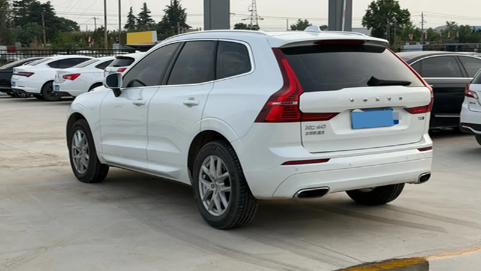 2019 Volvo XC60 2.0T 254HP L4 8AT,autocango,china used car exporter,china ev exporter,chinese used car exporter,chinese used ev exporter