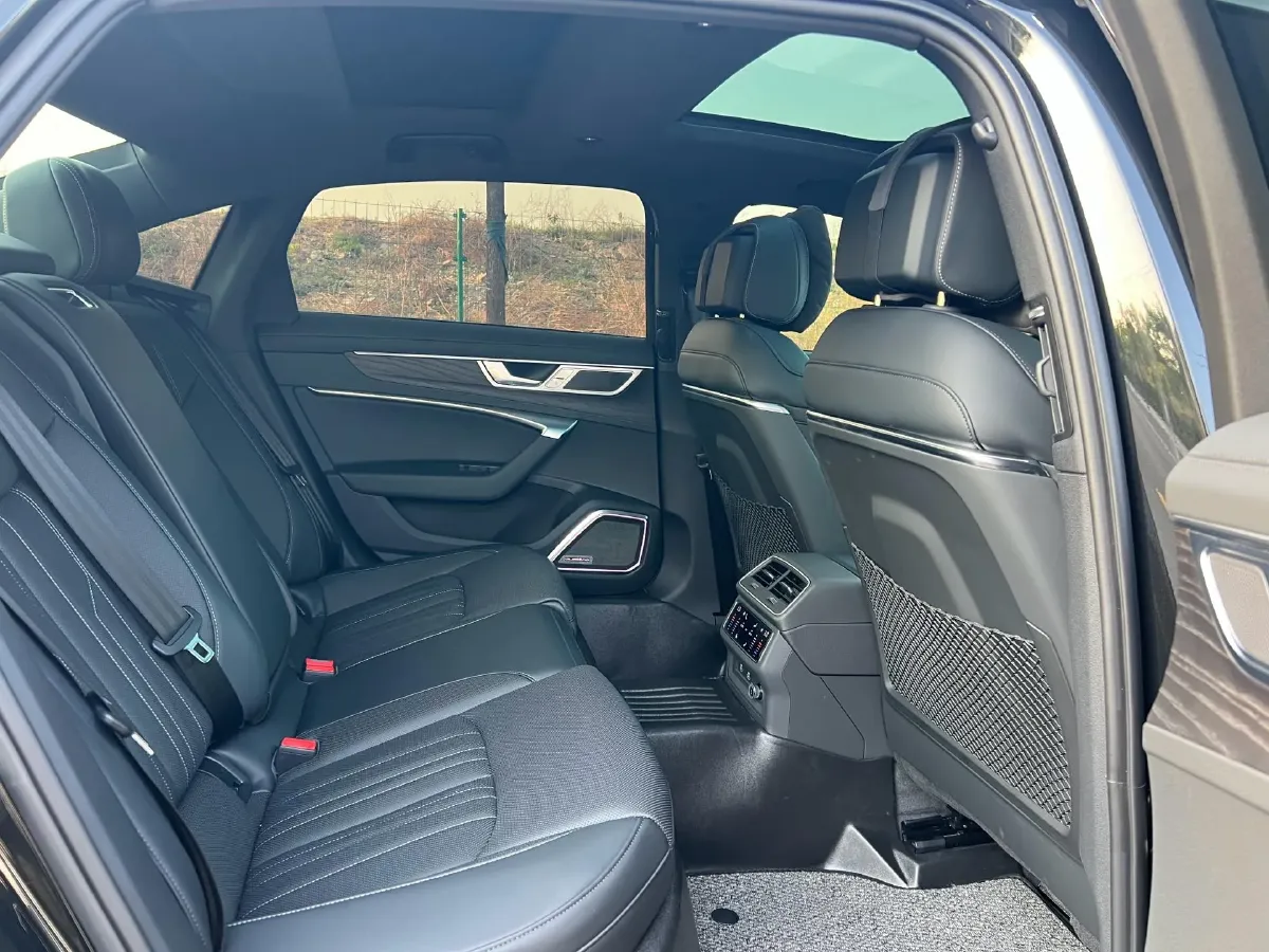 2025 Audi A6L 3.0T 340HP V6 7DCT,autocango,china used car exporter,china ev exporter,chinese used car exporter,chinese used ev exporter