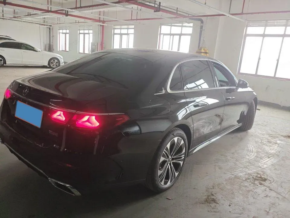 2024 Mercedes-Benz E Class 2.0T 204HP L4 9AT PHEV 25.4KWH,autocango,china used car exporter,china ev exporter,chinese used car exporter,chinese used ev exporter