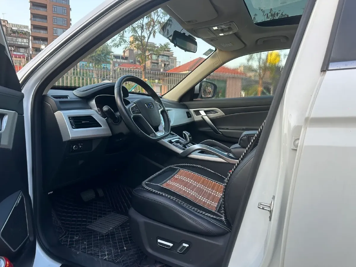 2020 Roewe i6 1.5T 169HP L4 7DCT,autocango,china used car exporter,china ev exporter,chinese used car exporter,chinese used ev exporter