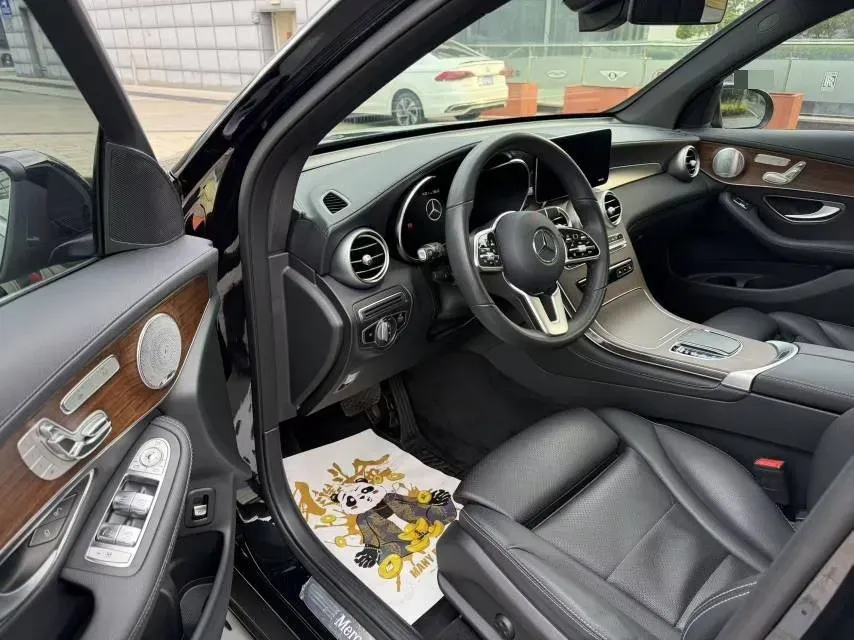 2021 Mercedes-Benz GLC Class 2.0T 258HP L4 9AT,autocango,china used car exporter,china ev exporter,chinese used car exporter,chinese used ev exporter