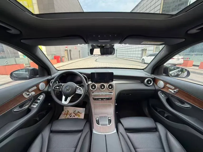 2021 Mercedes-Benz GLC Class 2.0T 258HP L4 9AT,autocango,china used car exporter,china ev exporter,chinese used car exporter,chinese used ev exporter