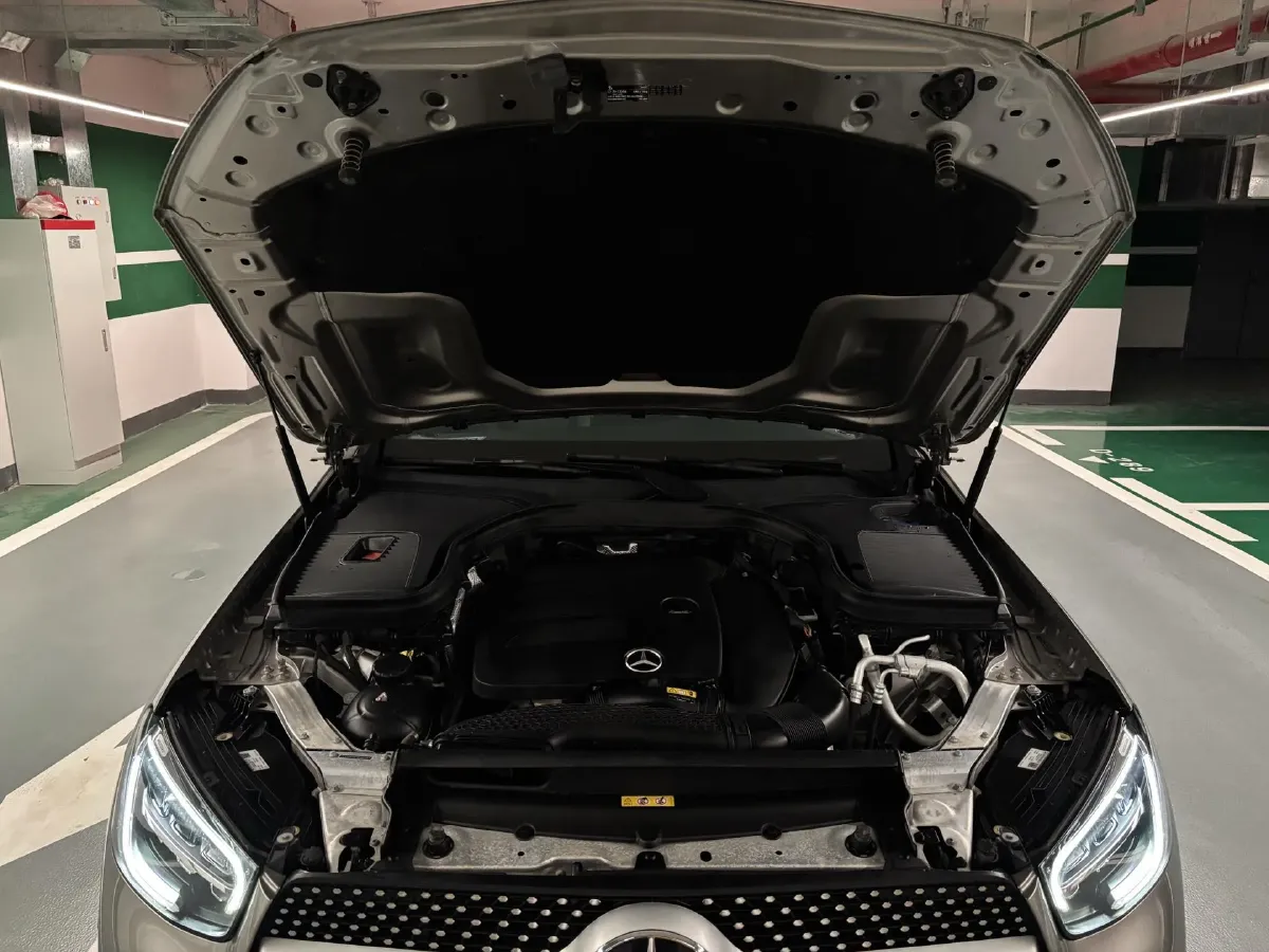 2021 Mercedes-Benz GLC Class 2.0T 258HP L4 9AT,autocango,china used car exporter,china ev exporter,chinese used car exporter,chinese used ev exporter