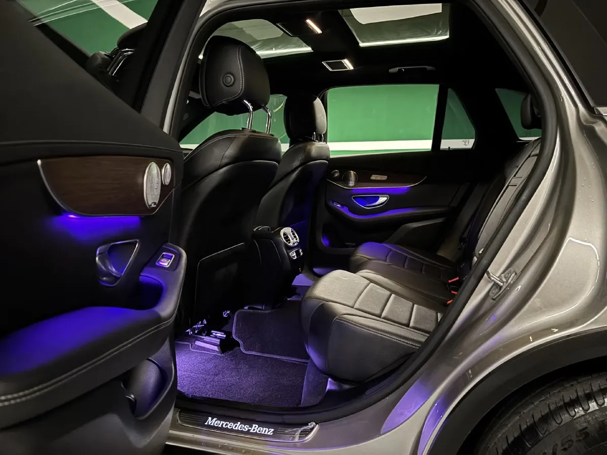 2021 Mercedes-Benz GLC Class 2.0T 258HP L4 9AT,autocango,china used car exporter,china ev exporter,chinese used car exporter,chinese used ev exporter