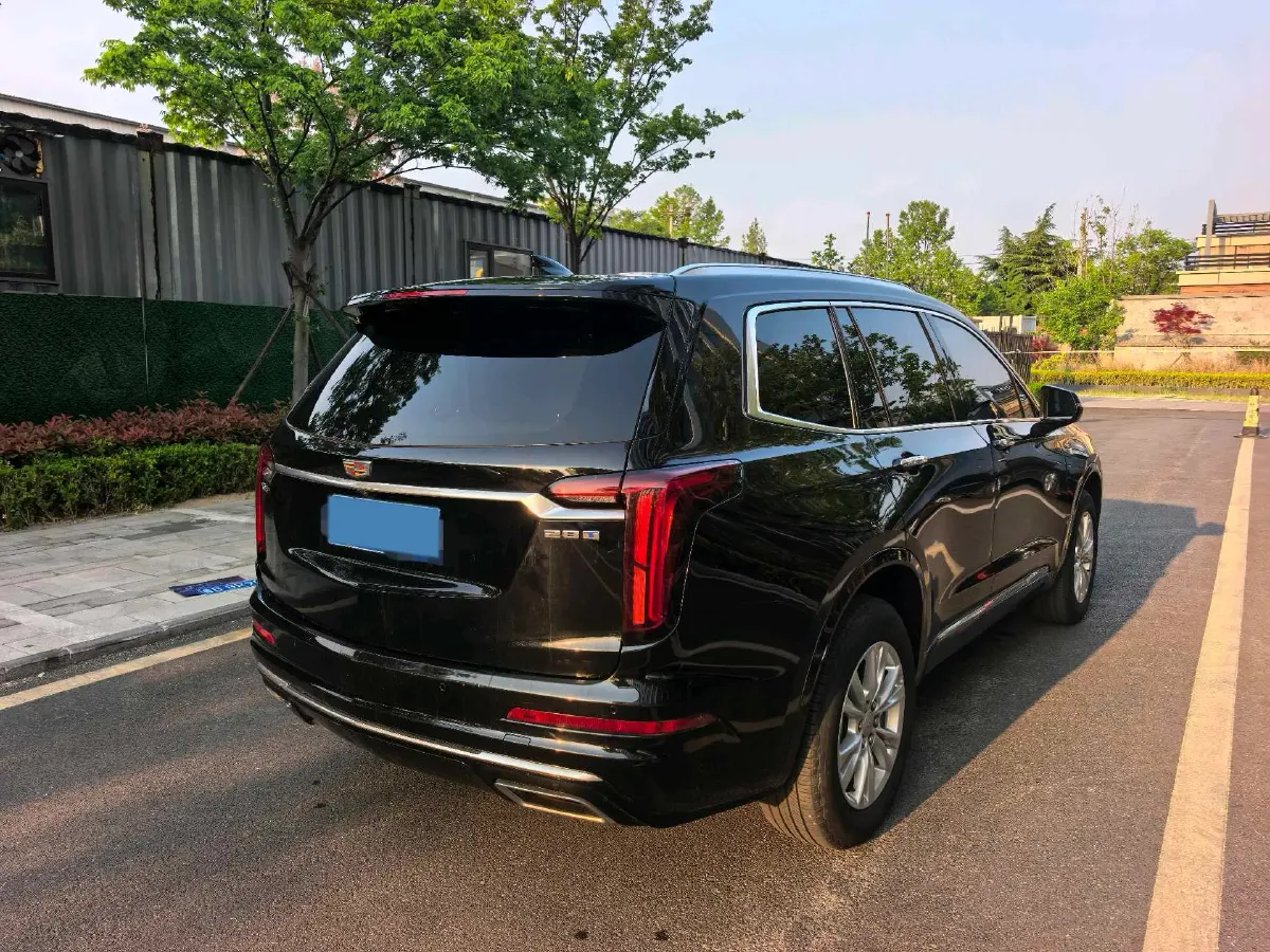 2022 Cadillac XT6 2.0T 237HP L4 9AT,autocango,china used car exporter,china ev exporter,chinese used car exporter,chinese used ev exporter