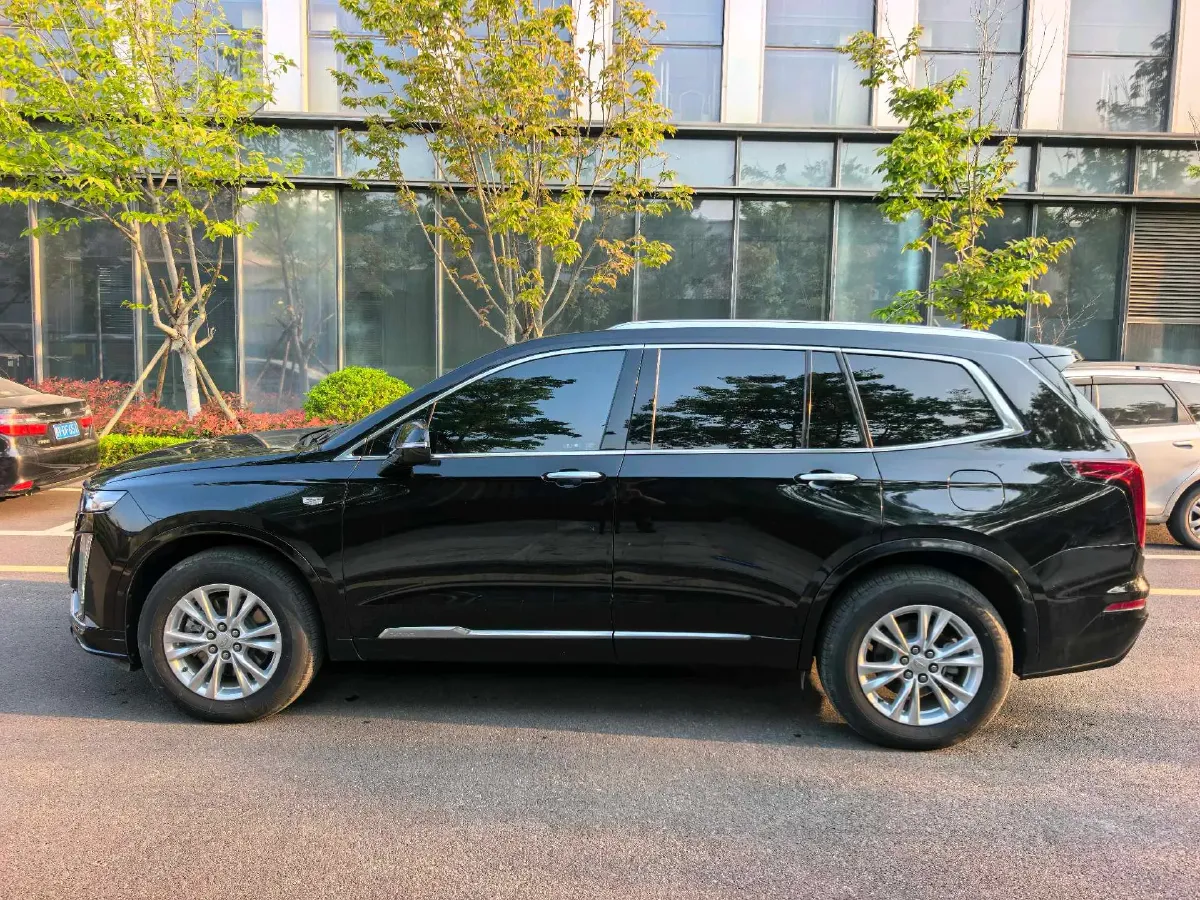 2022 Cadillac XT6 2.0T 237HP L4 9AT,autocango,china used car exporter,china ev exporter,chinese used car exporter,chinese used ev exporter
