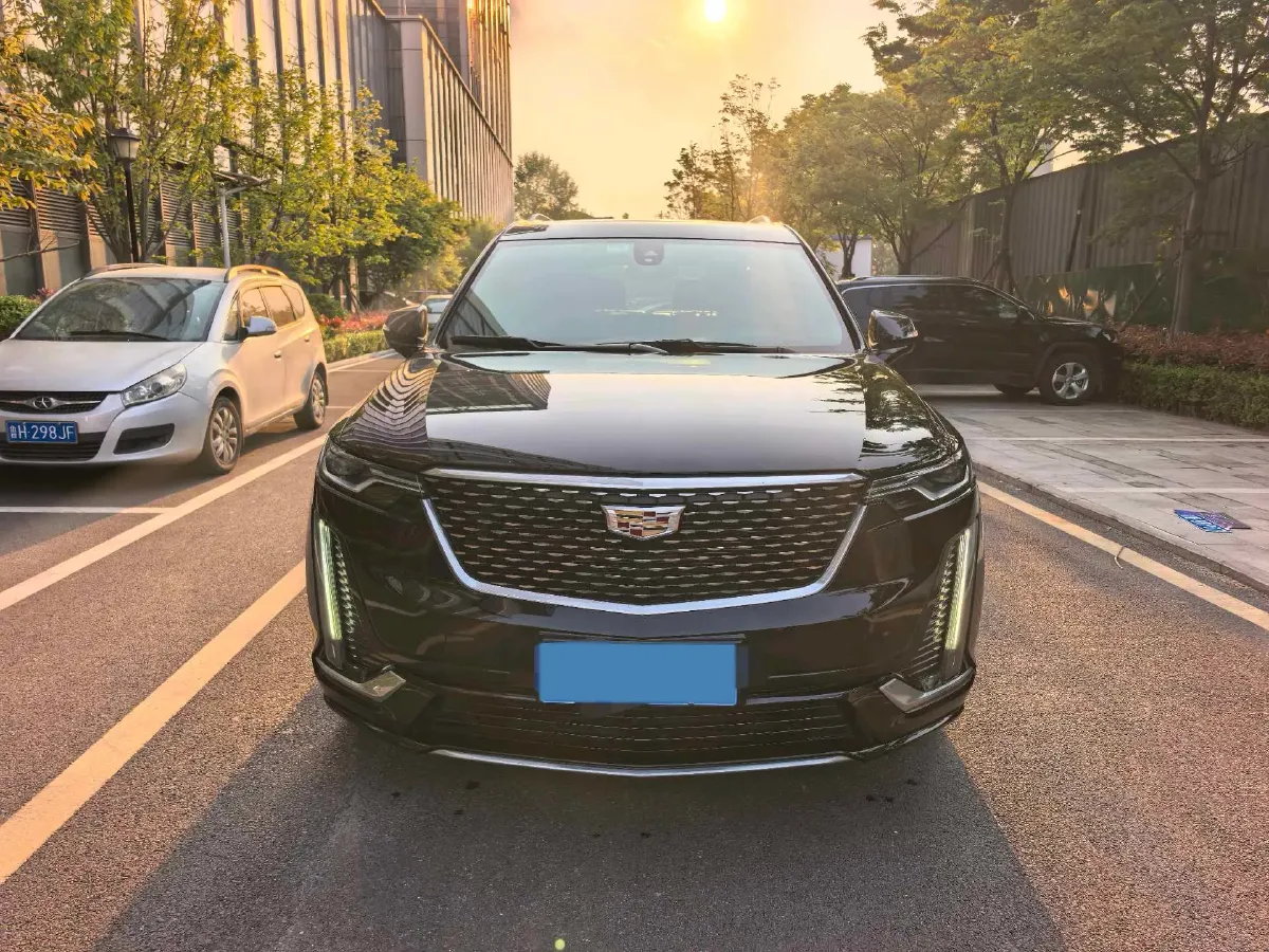 2022 Cadillac XT6 2.0T 237HP L4 9AT,autocango,china used car exporter,china ev exporter,chinese used car exporter,chinese used ev exporter