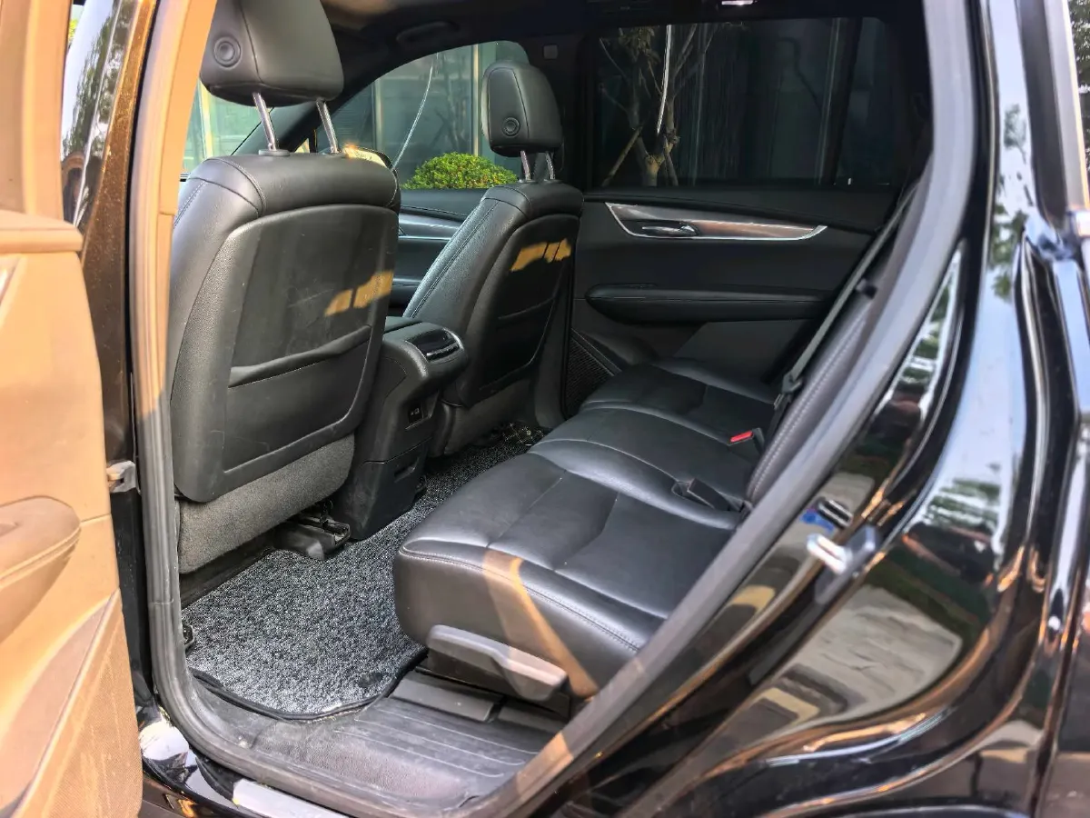 2022 Cadillac XT6 2.0T 237HP L4 9AT,autocango,china used car exporter,china ev exporter,chinese used car exporter,chinese used ev exporter