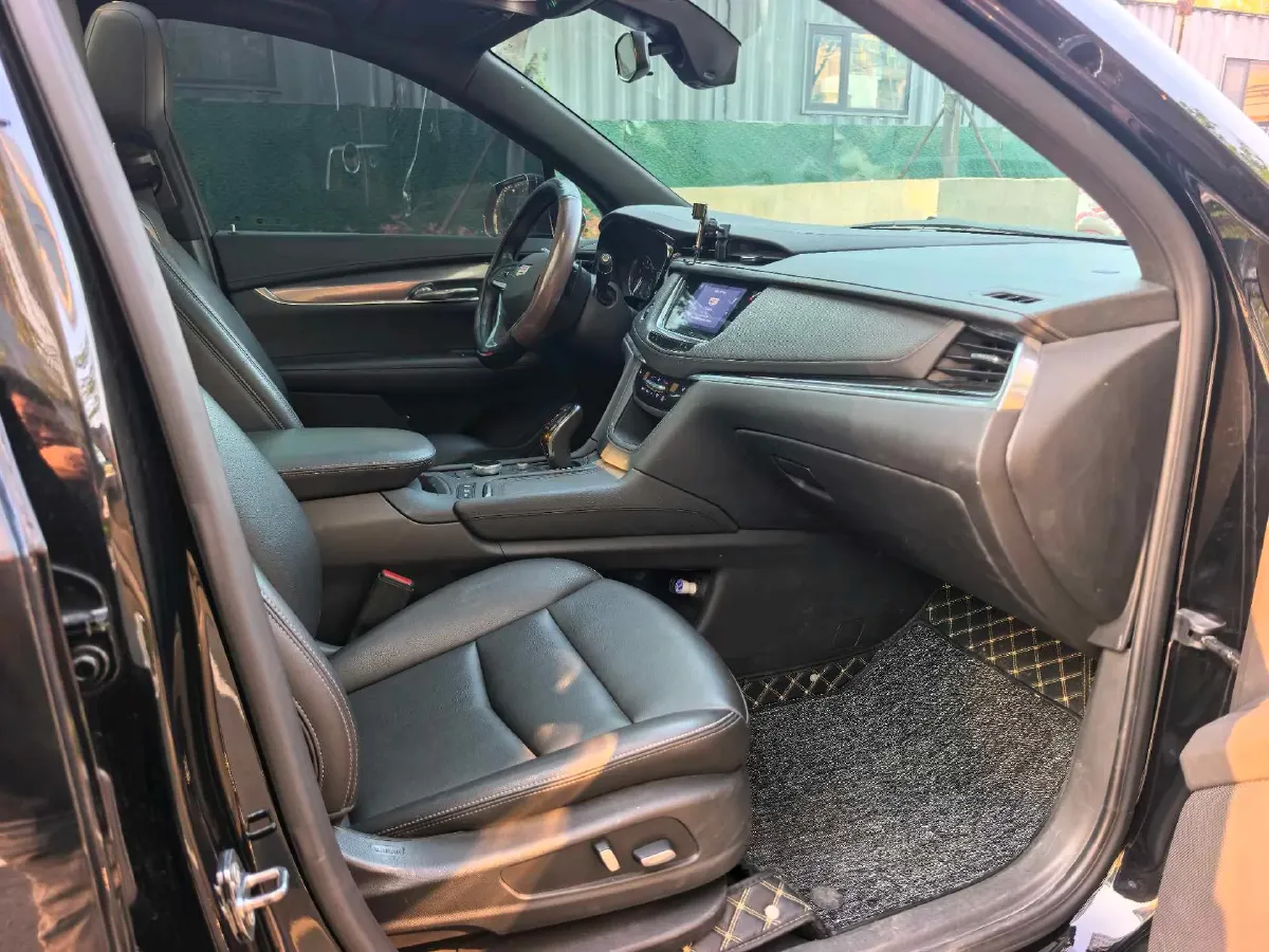 2022 Cadillac XT6 2.0T 237HP L4 9AT,autocango,china used car exporter,china ev exporter,chinese used car exporter,chinese used ev exporter