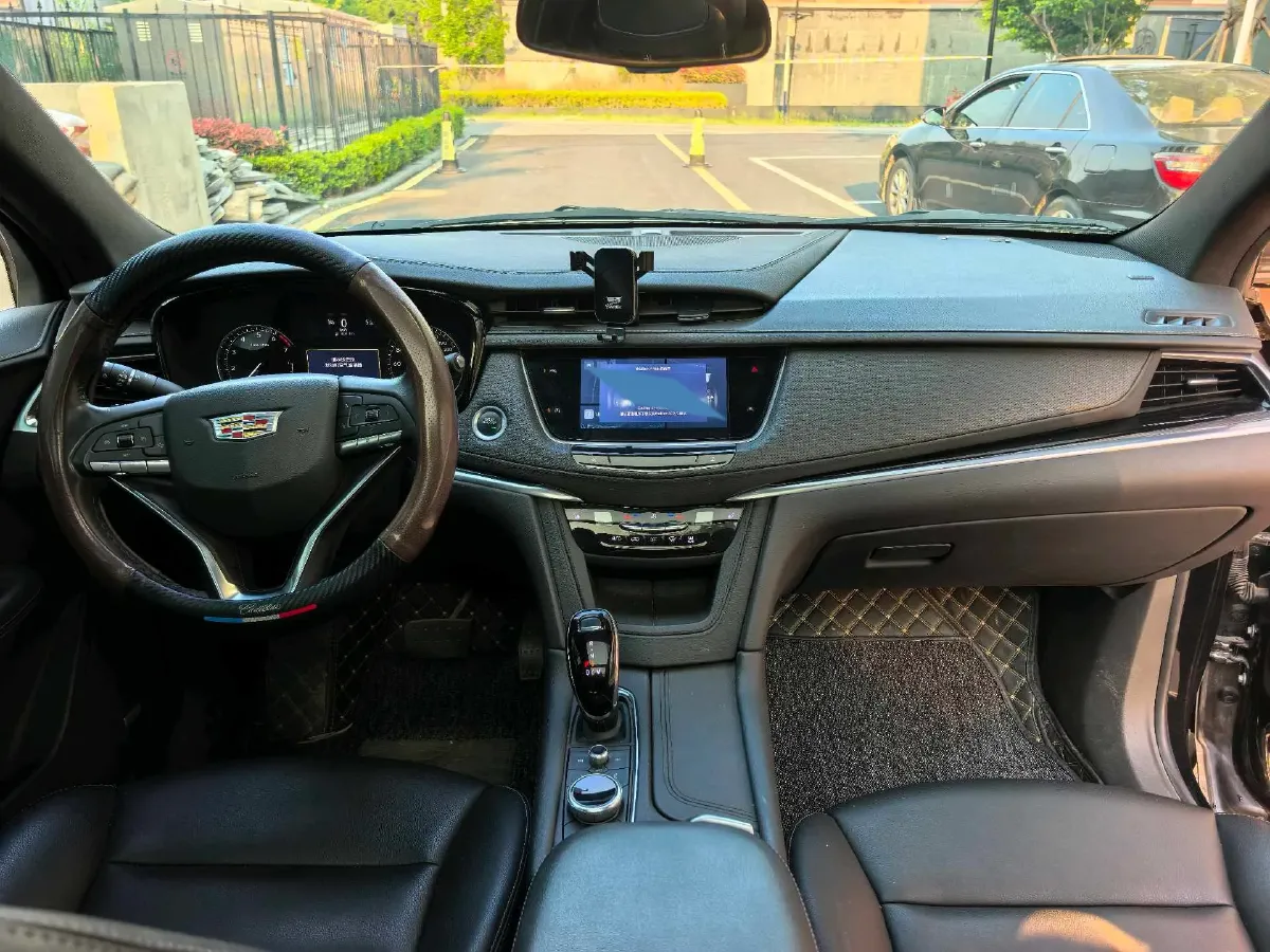 2022 Cadillac XT6 2.0T 237HP L4 9AT,autocango,china used car exporter,china ev exporter,chinese used car exporter,chinese used ev exporter