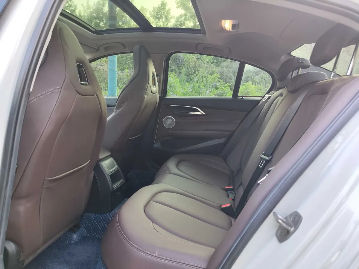 2021 BMW 1 Series 2.0T 192HP L4 7DCT,autocango,china used car exporter,china ev exporter,chinese used car exporter,chinese used ev exporter