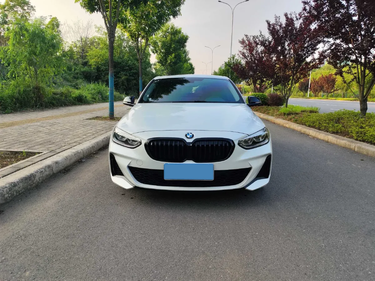 2021 BMW 1 Series 2.0T 192HP L4 7DCT,autocango,china used car exporter,china ev exporter,chinese used car exporter,chinese used ev exporter