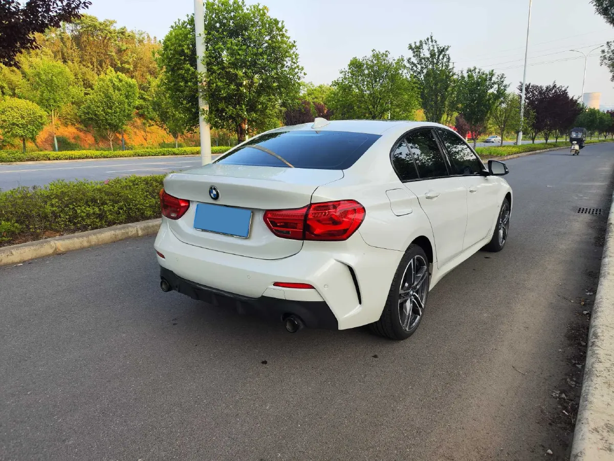 2021 BMW 1 Series 2.0T 192HP L4 7DCT,autocango,china used car exporter,china ev exporter,chinese used car exporter,chinese used ev exporter