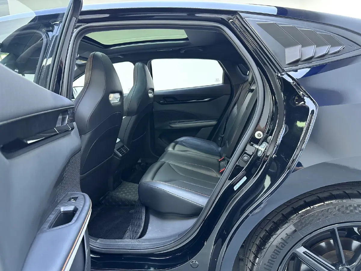 2023 ChangAn UNI-V 1.5T 188HP L4 7DCT,autocango,china used car exporter,china ev exporter,chinese used car exporter,chinese used ev exporter