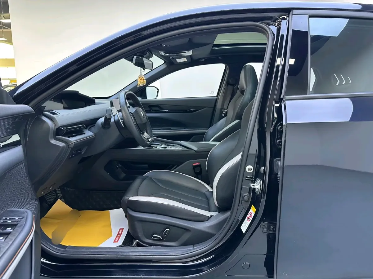 2023 ChangAn UNI-V 1.5T 188HP L4 7DCT,autocango,china used car exporter,china ev exporter,chinese used car exporter,chinese used ev exporter