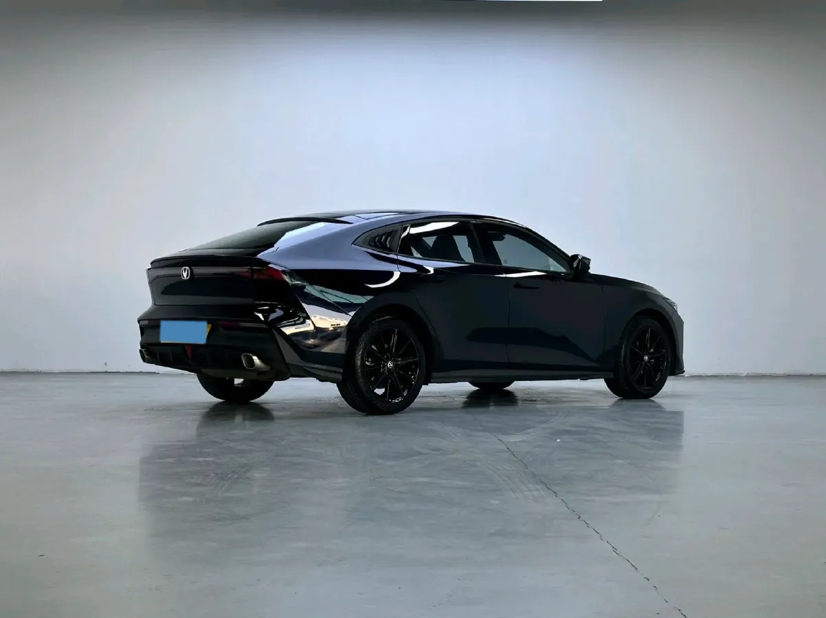 2023 ChangAn UNI-V 1.5T 188HP L4 7DCT,autocango,china used car exporter,china ev exporter,chinese used car exporter,chinese used ev exporter