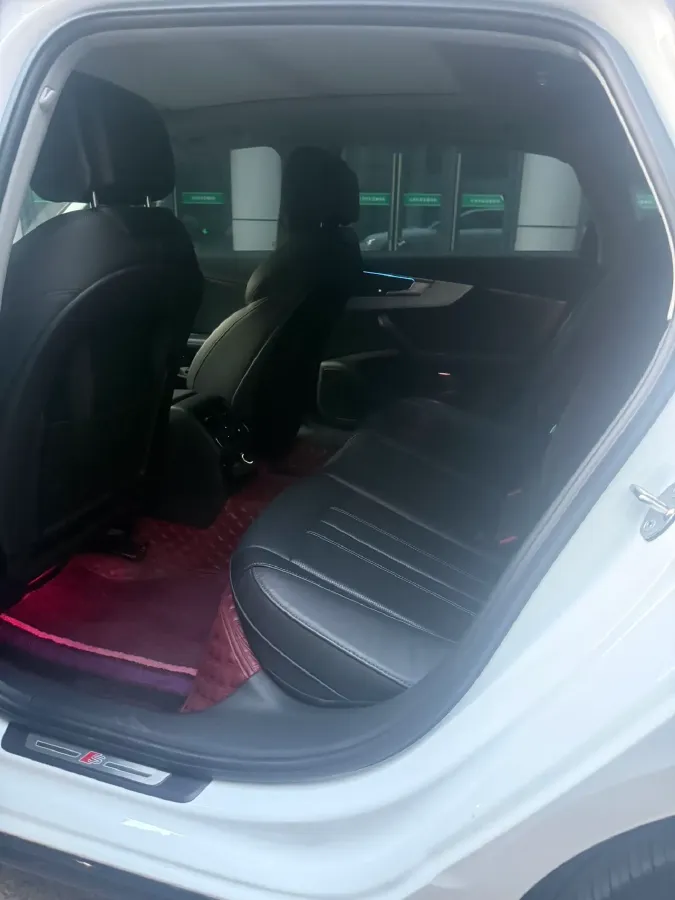2022 Audi A4L 2.0T 190HP L4 7DCT,autocango,china used car exporter,china ev exporter,chinese used car exporter,chinese used ev exporter