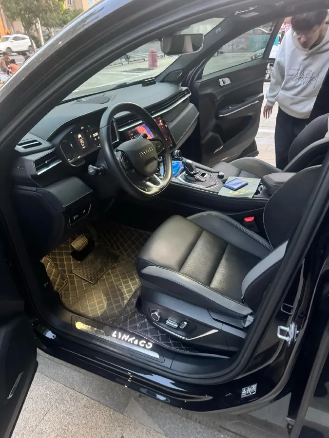 2023 Tank 300 2.0T 227HP L4 8AT,autocango,china used car exporter,china ev exporter,chinese used car exporter,chinese used ev exporter