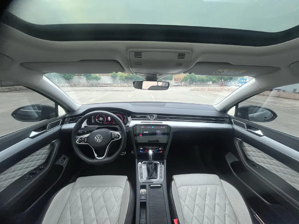 2023 Volkswagen Magotan 2.0T 186HP L4 7DCT,autocango,china used car exporter,china ev exporter,chinese used car exporter,chinese used ev exporter