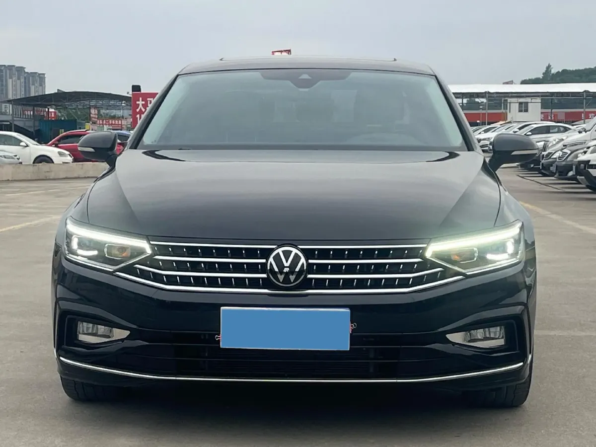 2023 Volkswagen Magotan 2.0T 186HP L4 7DCT,autocango,china used car exporter,china ev exporter,chinese used car exporter,chinese used ev exporter