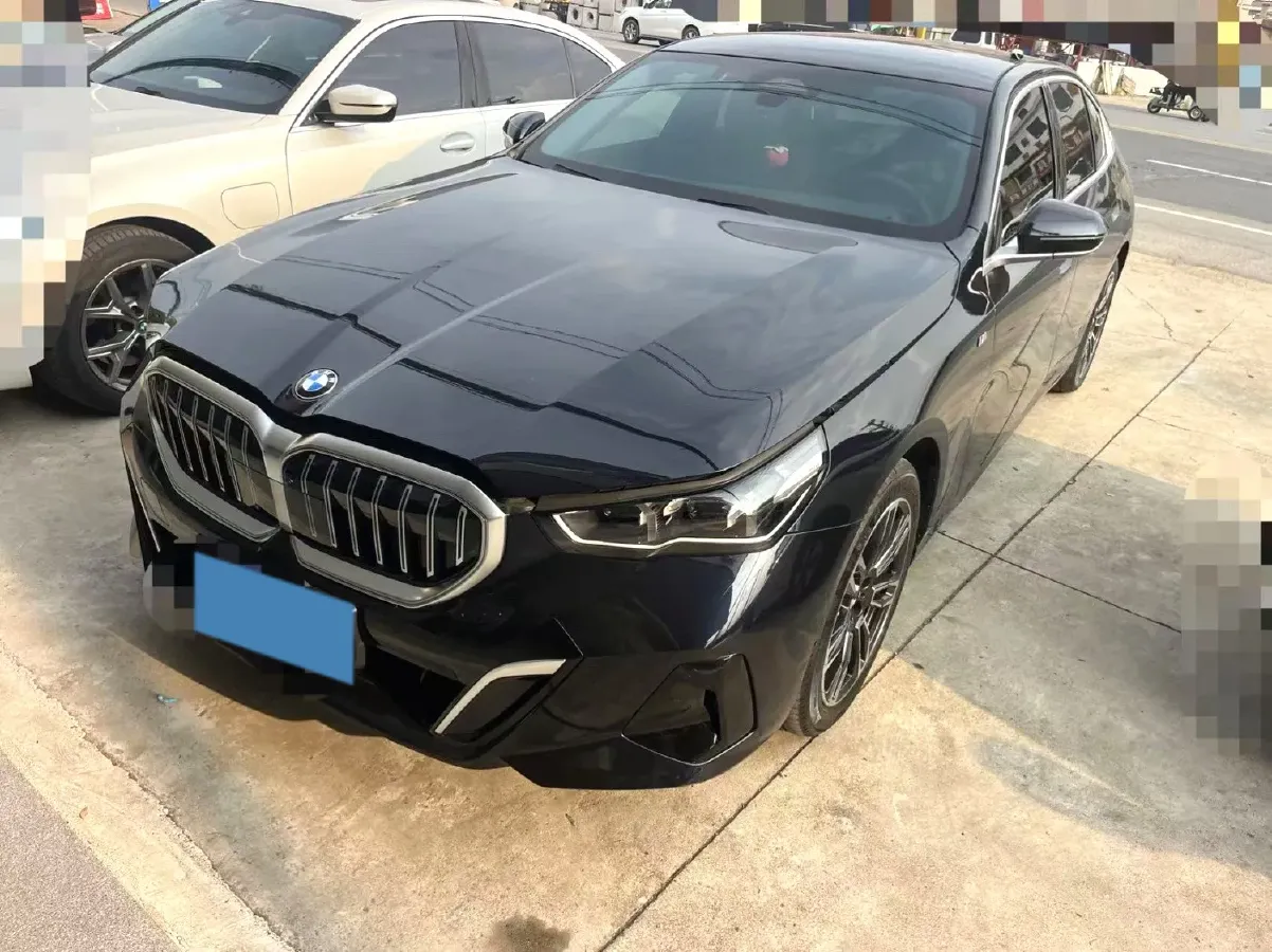 2024 BMW 5 Series 2.0T 258HP L4 8AT,autocango,china used car exporter,china ev exporter,chinese used car exporter,chinese used ev exporter