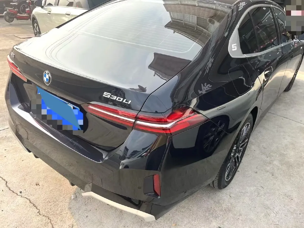 2024 BMW 5 Series 2.0T 258HP L4 8AT,autocango,china used car exporter,china ev exporter,chinese used car exporter,chinese used ev exporter
