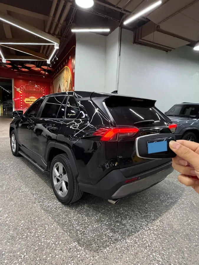 2021 Toyota RAV4 2.0L 171HP L4 CVT,autocango,china used car exporter,china ev exporter,chinese used car exporter,chinese used ev exporter