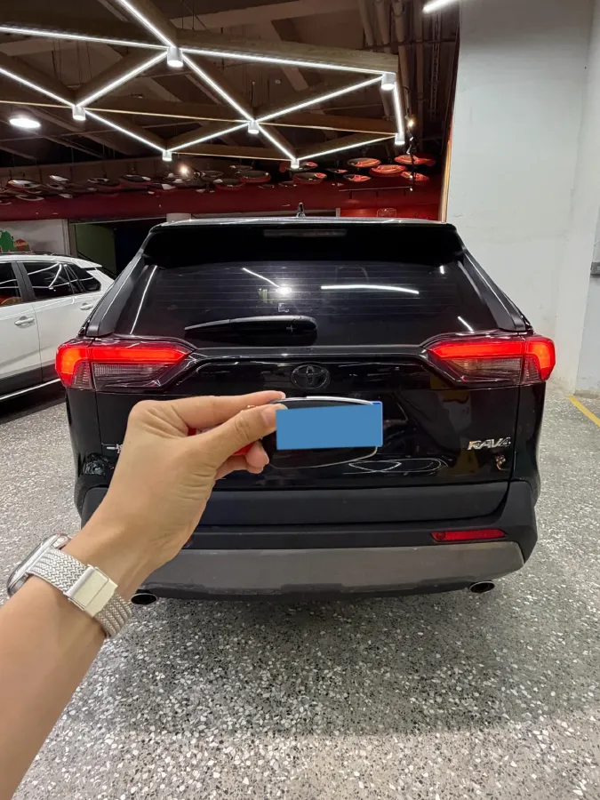 2021 Toyota RAV4 2.0L 171HP L4 CVT,autocango,china used car exporter,china ev exporter,chinese used car exporter,chinese used ev exporter