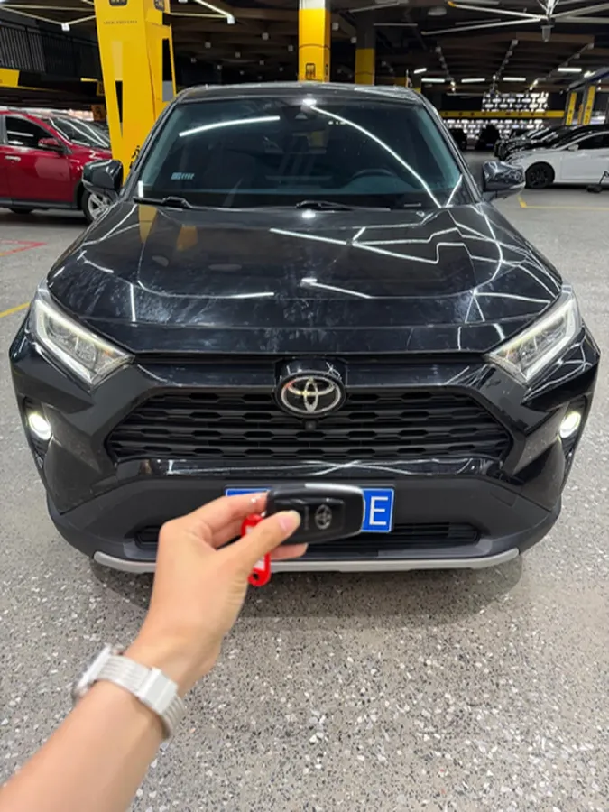 2021 Toyota RAV4 2.0L 171HP L4 CVT,autocango,china used car exporter,china ev exporter,chinese used car exporter,chinese used ev exporter