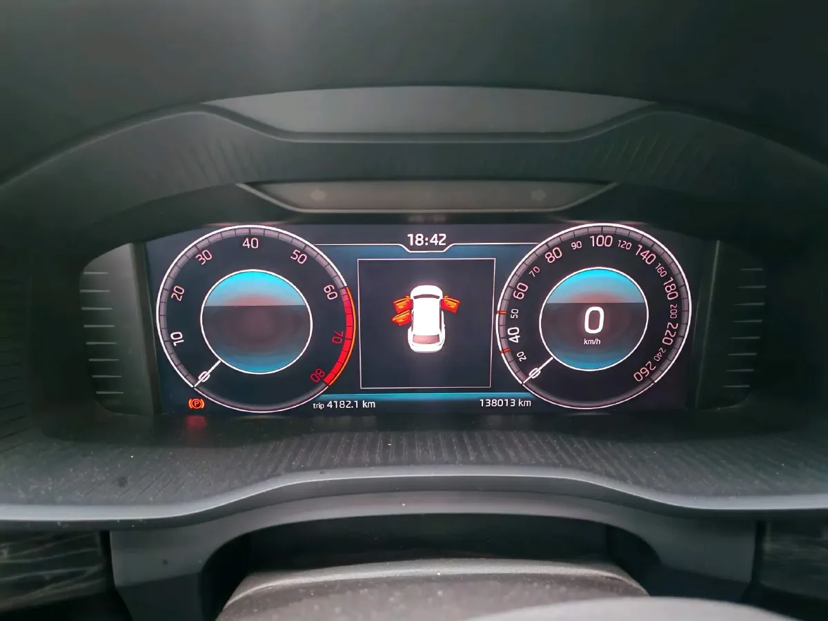 2019 Skoda Superb 2.0T 220HP L4 7DCT,autocango,china used car exporter,china ev exporter,chinese used car exporter,chinese used ev exporter