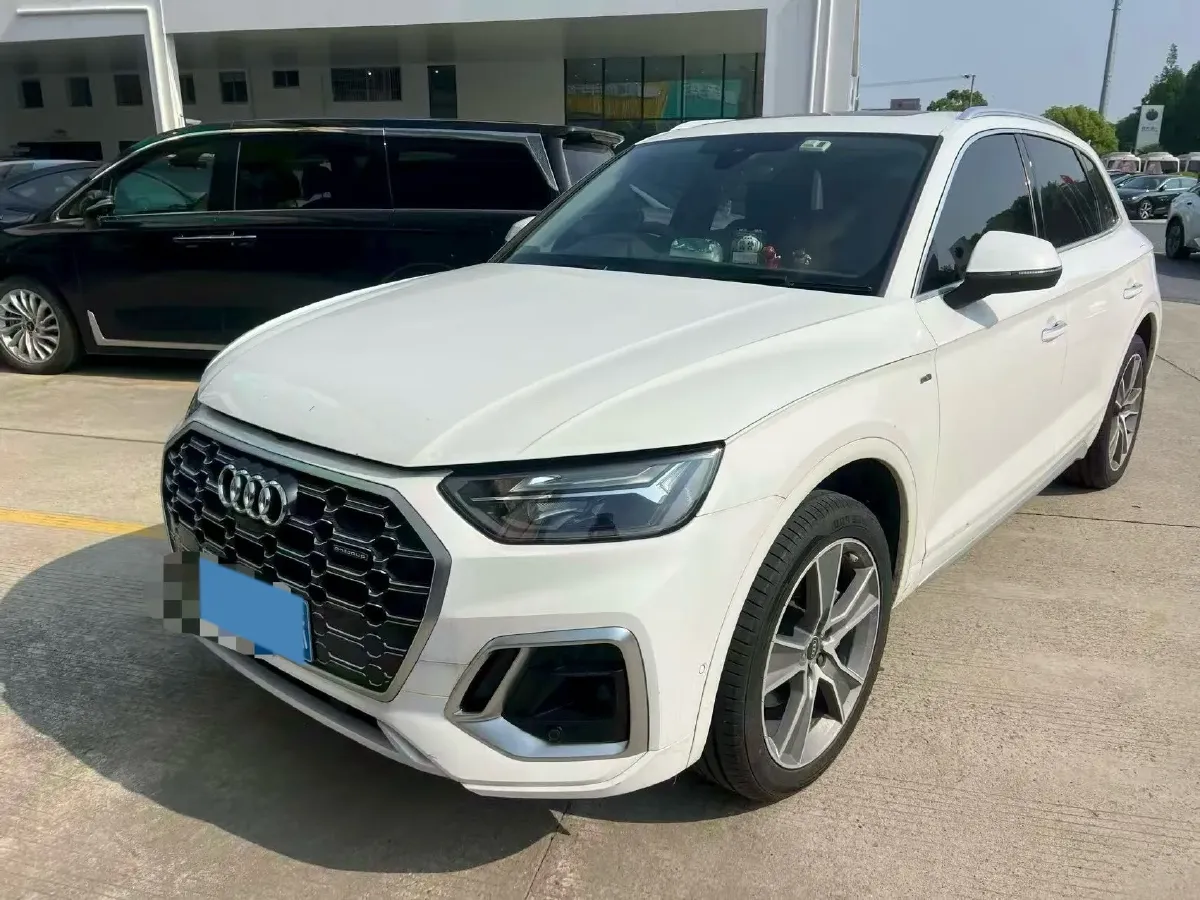 2021 Audi Q5L 2.0T 252HP L4 7DCT,autocango,china used car exporter,china ev exporter,chinese used car exporter,chinese used ev exporter