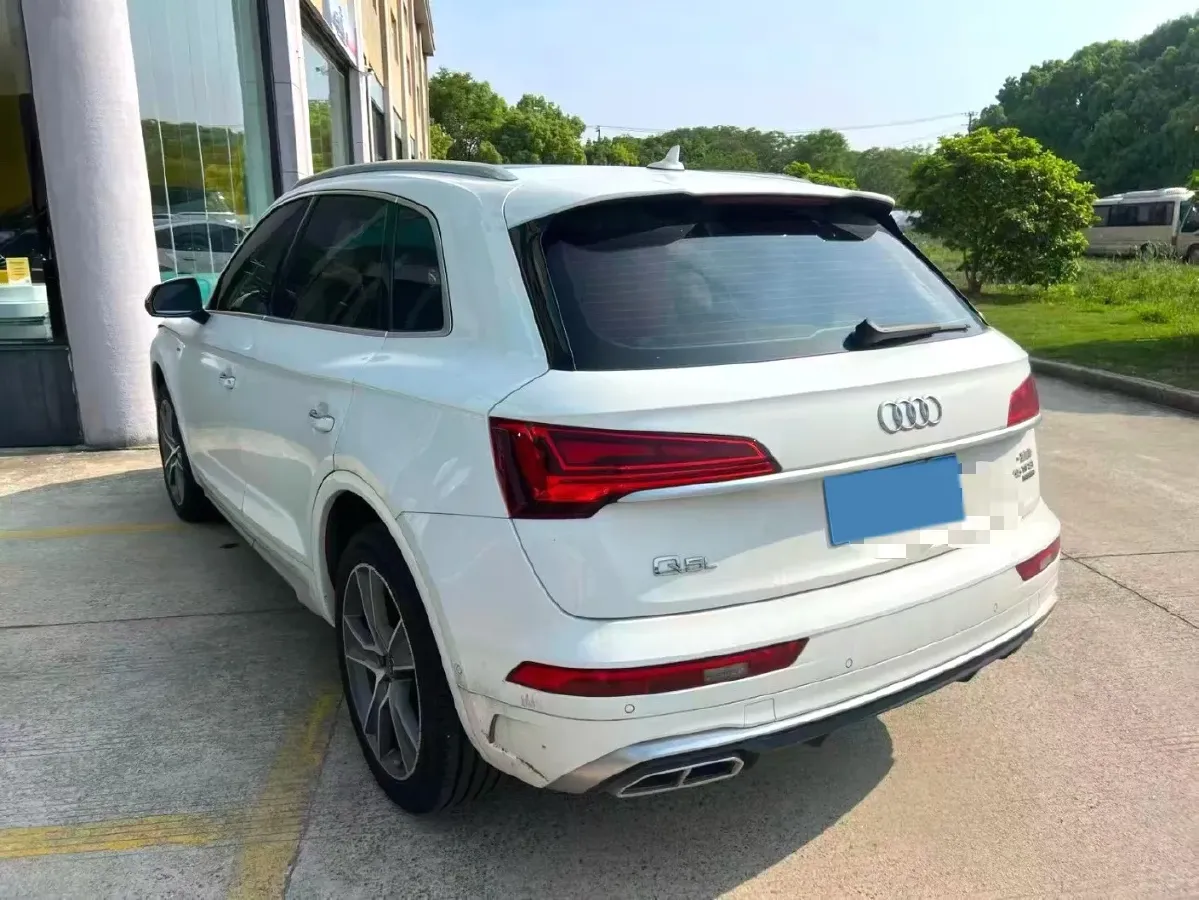 2021 Audi Q5L 2.0T 252HP L4 7DCT,autocango,china used car exporter,china ev exporter,chinese used car exporter,chinese used ev exporter