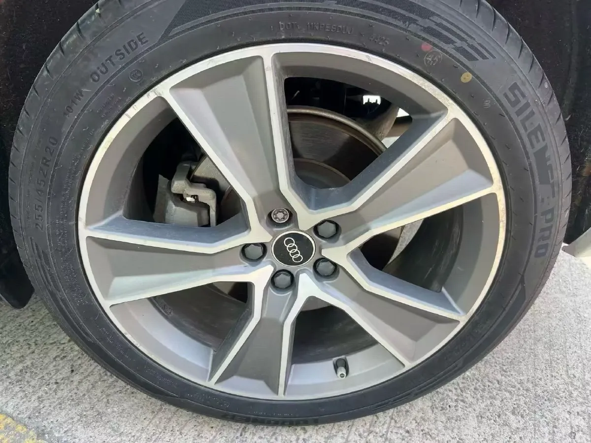 2021 Audi Q5L 2.0T 252HP L4 7DCT,autocango,china used car exporter,china ev exporter,chinese used car exporter,chinese used ev exporter