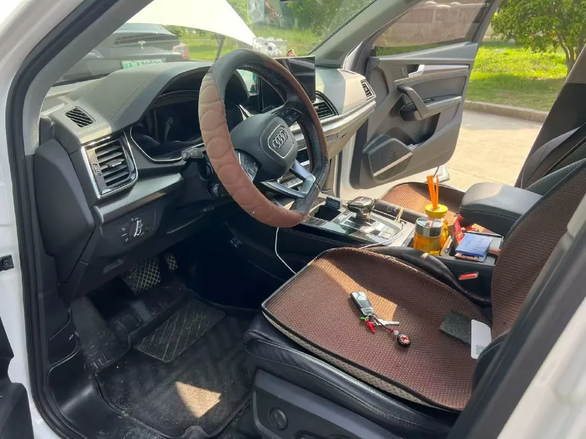 2021 Audi Q5L 2.0T 252HP L4 7DCT,autocango,china used car exporter,china ev exporter,chinese used car exporter,chinese used ev exporter