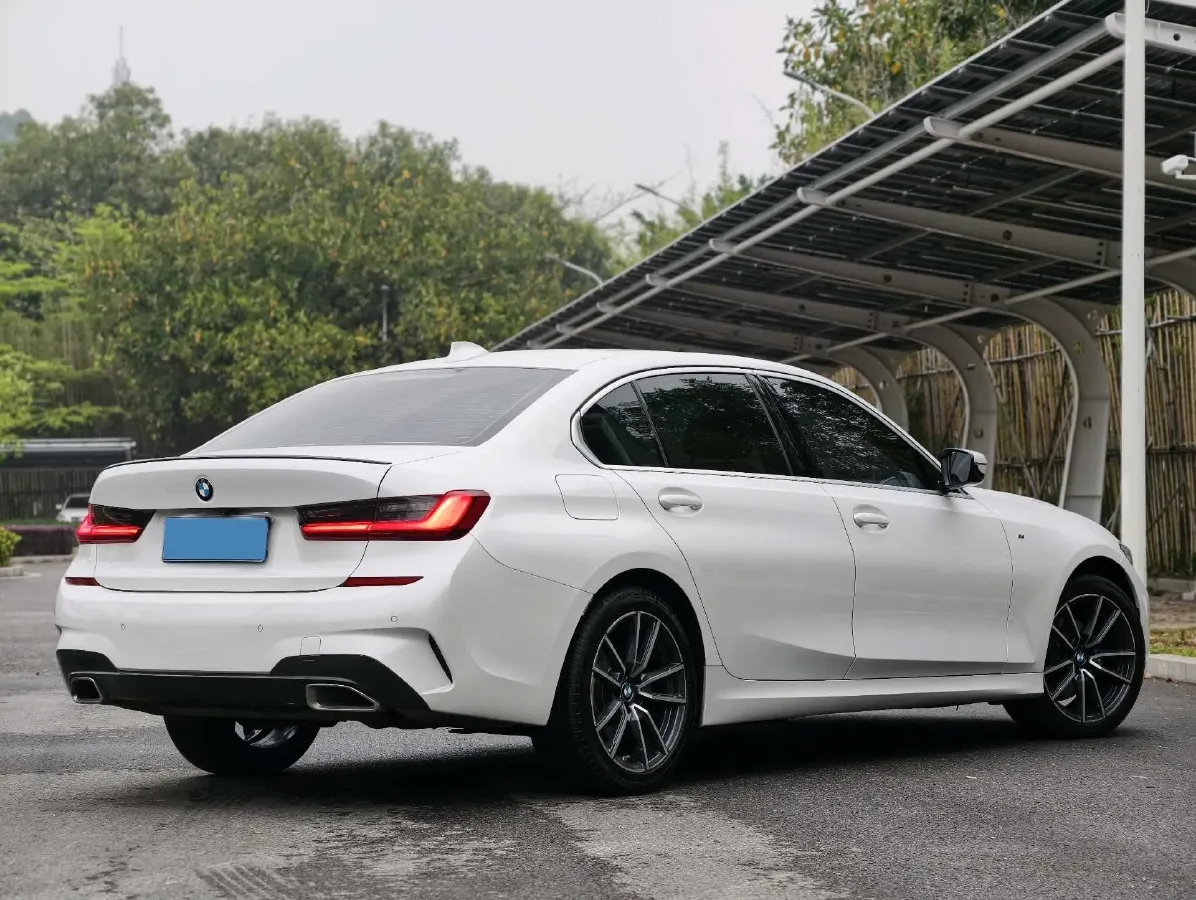 2022 BMW 3 Series 2.0T 156HP L4 8AT,autocango,china used car exporter,china ev exporter,chinese used car exporter,chinese used ev exporter