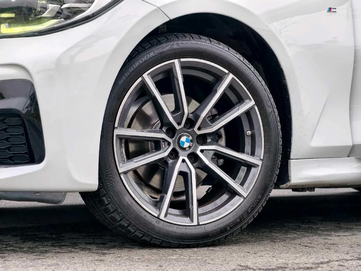 2022 BMW 3 Series 2.0T 156HP L4 8AT,autocango,china used car exporter,china ev exporter,chinese used car exporter,chinese used ev exporter