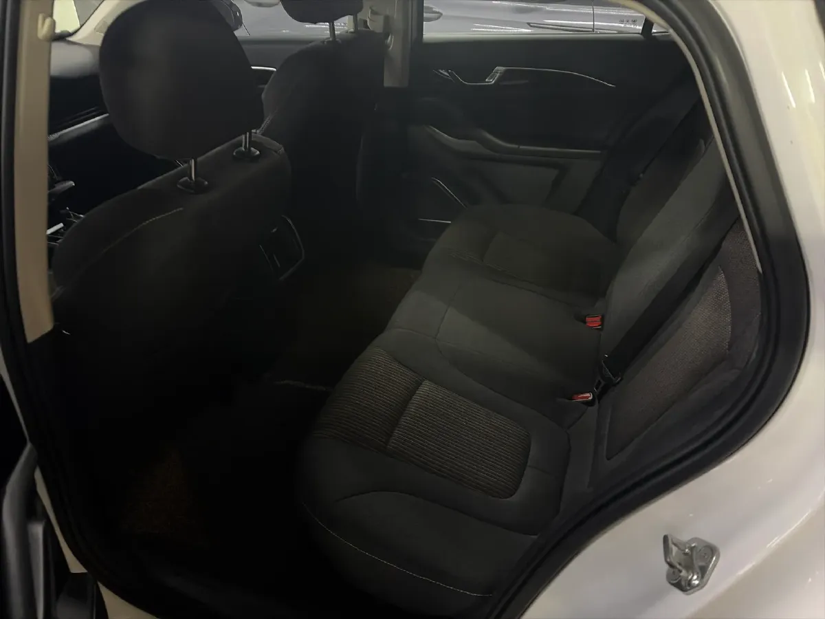 2021 Bestune B70 1.5T 169HP L4 7DCT,autocango,china used car exporter,china ev exporter,chinese used car exporter,chinese used ev exporter