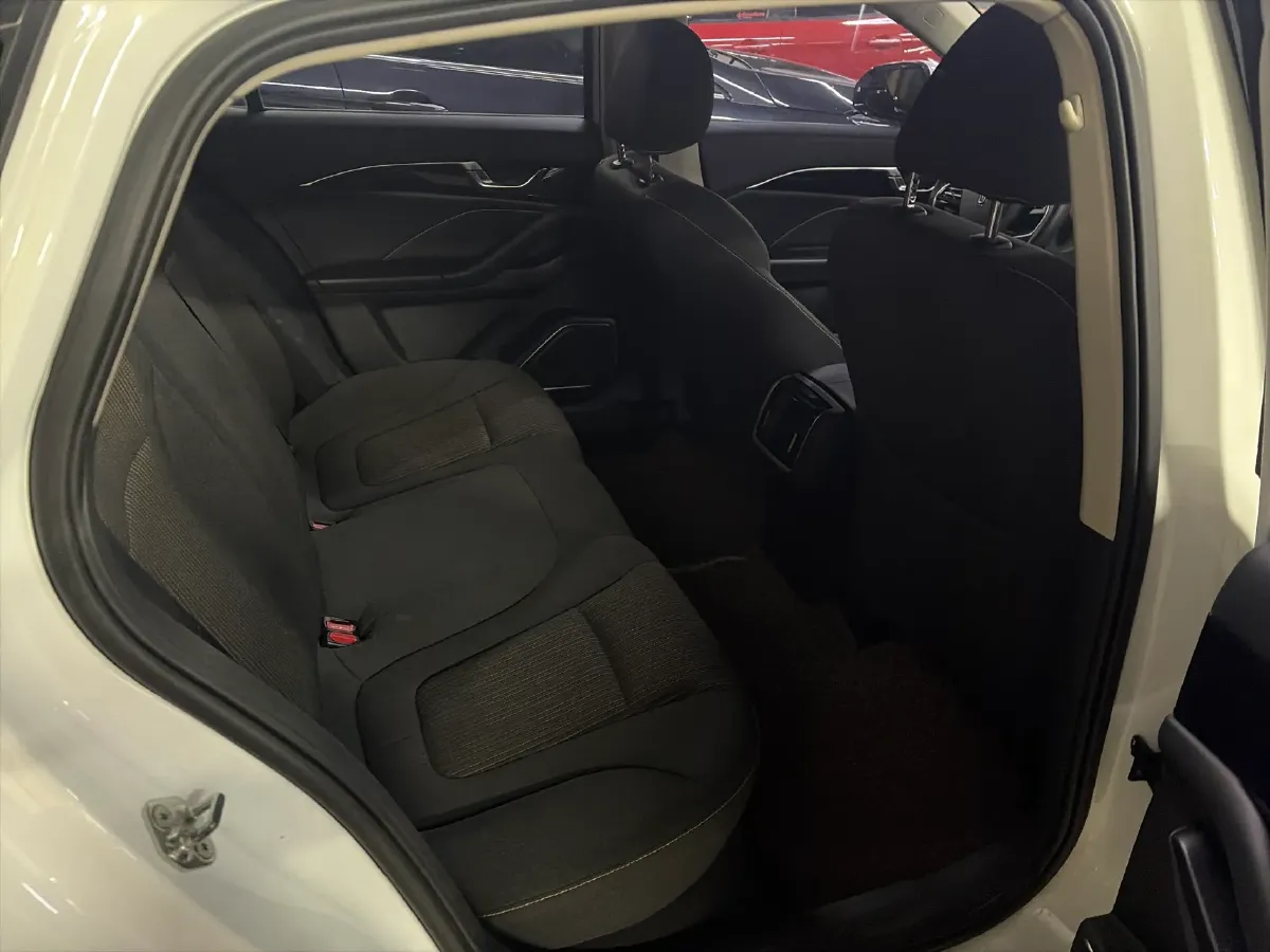 2021 Bestune B70 1.5T 169HP L4 7DCT,autocango,china used car exporter,china ev exporter,chinese used car exporter,chinese used ev exporter