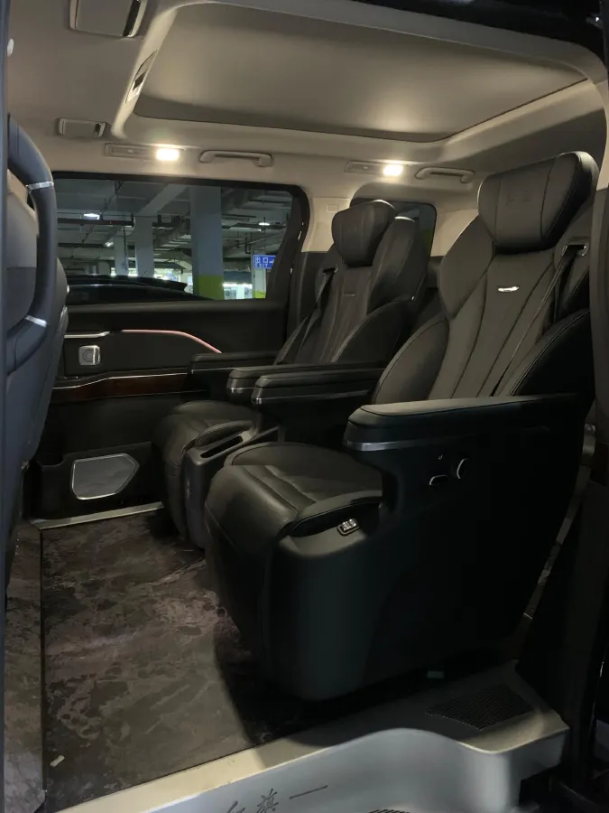 2023 HongQi HQ9 2.0T 252HP L4 8AT,autocango,china used car exporter,china ev exporter,chinese used car exporter,chinese used ev exporter