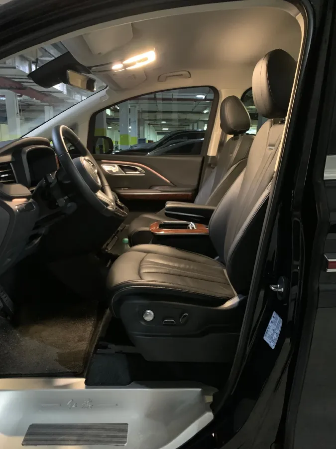 2023 HongQi HQ9 2.0T 252HP L4 8AT,autocango,china used car exporter,china ev exporter,chinese used car exporter,chinese used ev exporter