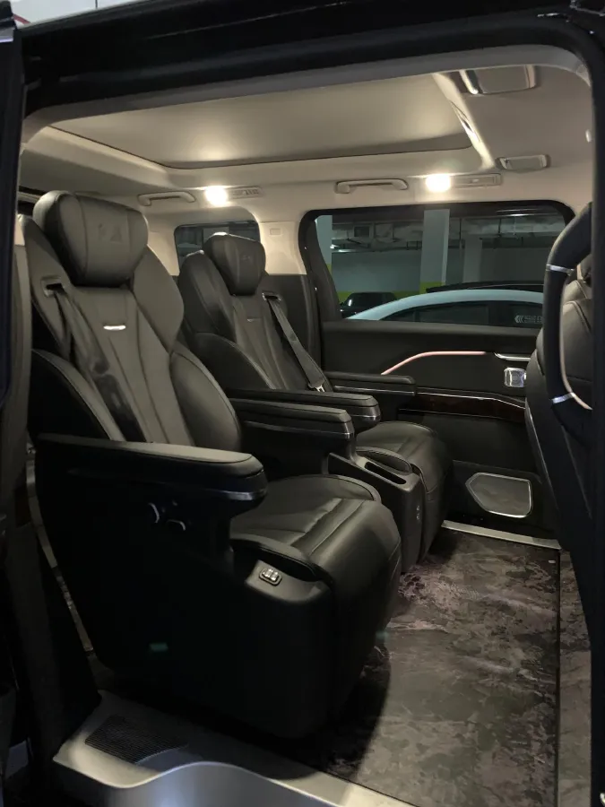 2023 HongQi HQ9 2.0T 252HP L4 8AT,autocango,china used car exporter,china ev exporter,chinese used car exporter,chinese used ev exporter